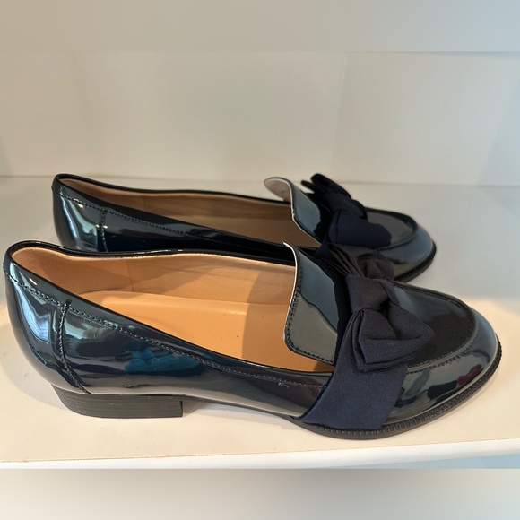 Bandolino Women's Lindio Bow Slip-On Tailored Loafers - Navy Patent Size 8.5M - Picture 5 of 12